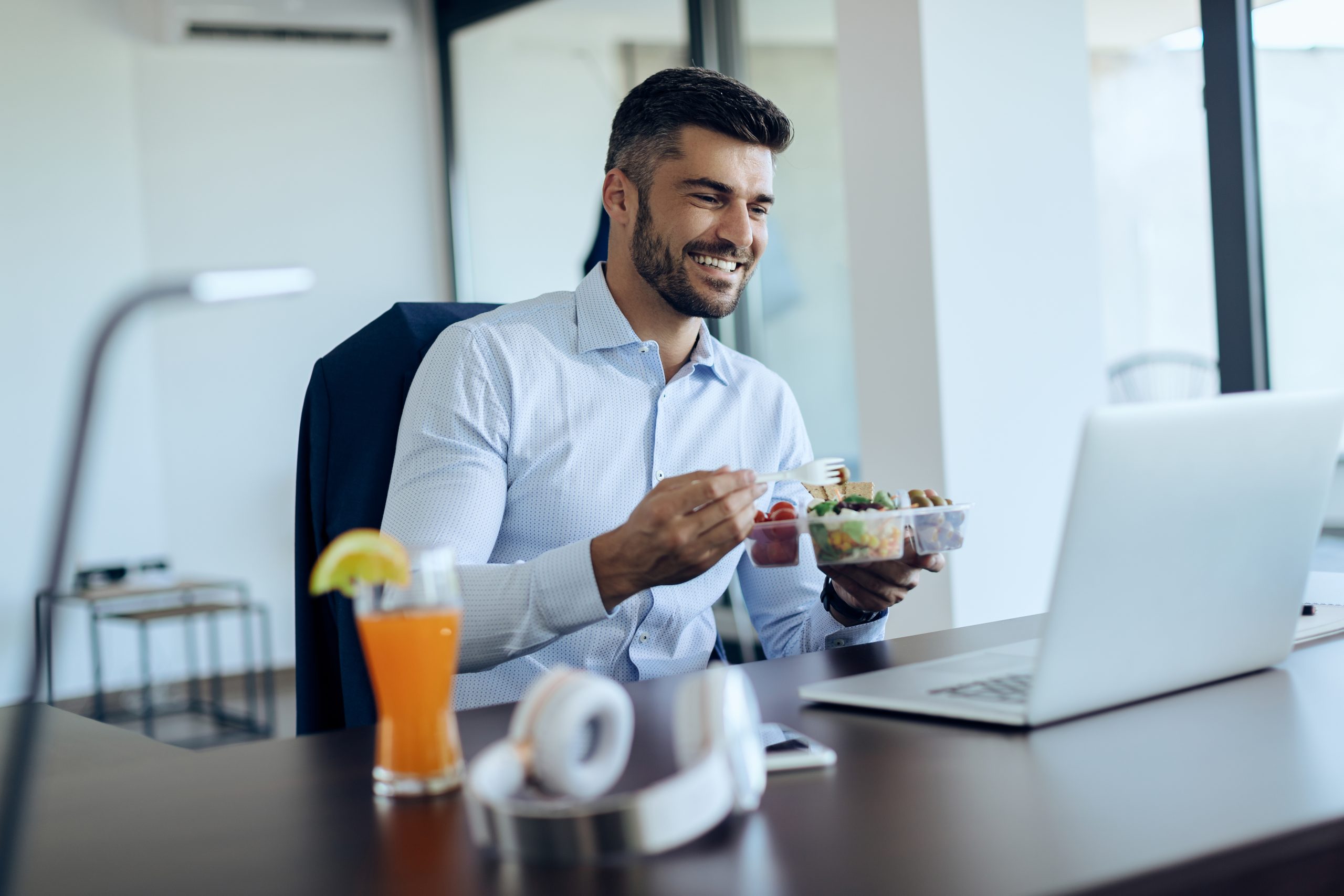 How Can Busy Office Workers Meal-Prep Healthy Lunches for Weight Loss Without Cooking Every Day?